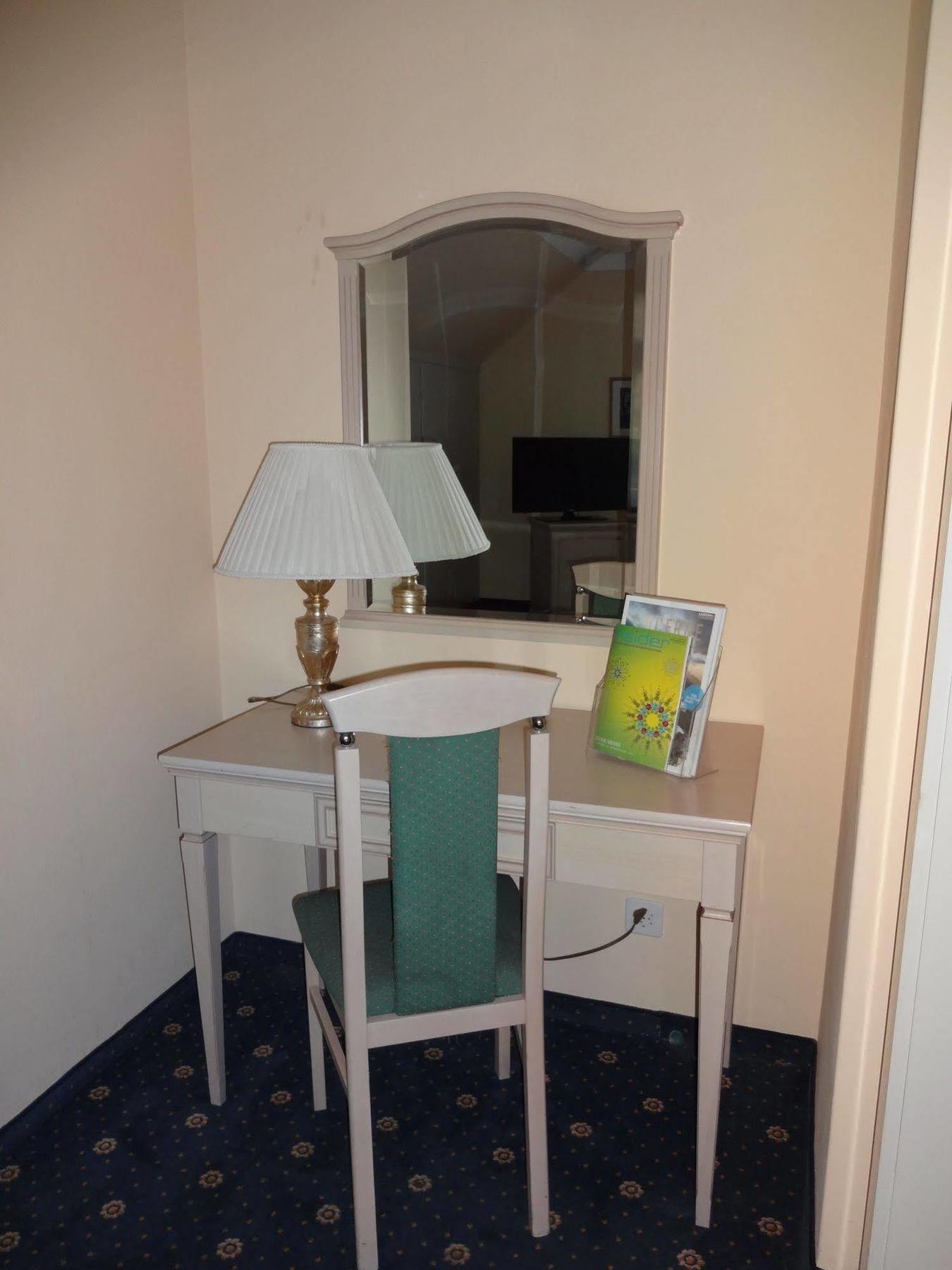 Hotel Schweizerhof Weggis Buitenkant foto
